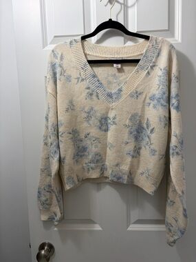 Sincerly Jules Cream V-Neck Sweater with Pale Blue Floral Pattern